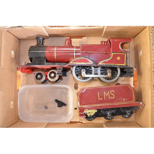 258 - Vintage G gauge 4-4-0 all metal clockwork steam locomotive and tender, no makers marks, no key. Repa... 