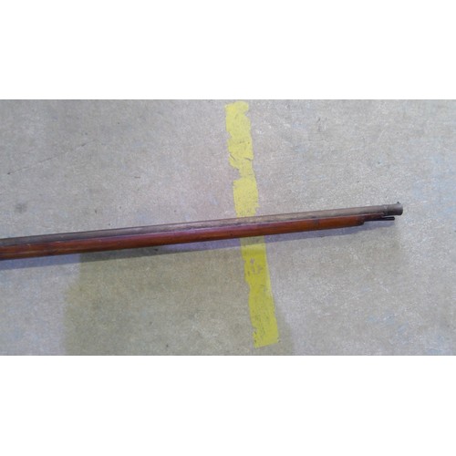 1361 - Antique matchlock black powder early C19th barrel musket, barrel L169cm