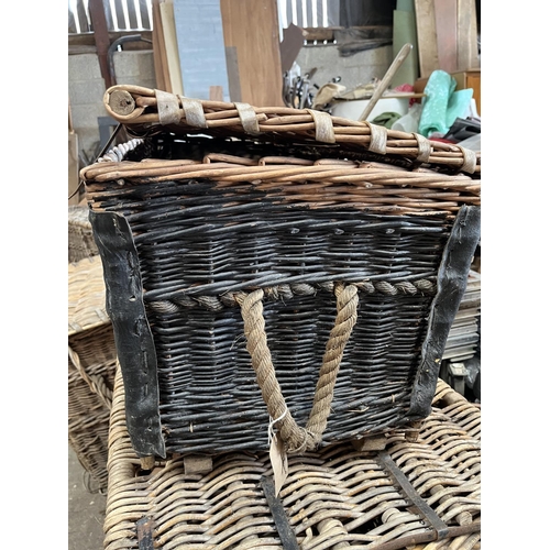 1301 - Large vintage wicker laundry hamper basket with lid, W75cm H43cm D46cm