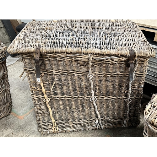 1304 - Large vintage wicker laundry hamper basket with lid, approx. W95cm H73cm D62cm