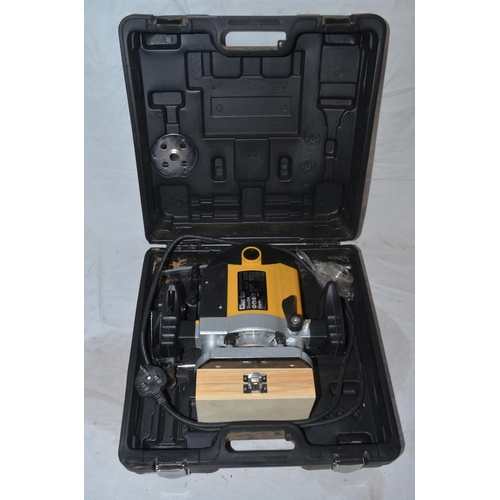 1182 - Clarke Contractor CR2 handheld corded router with case, accessories and a boxed set of 15 Clarke rou... 