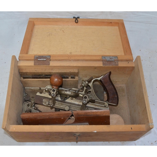 1183 - Stanley No45 plane with spare blades and 2 homemade wooden planes, with wooden storage chest