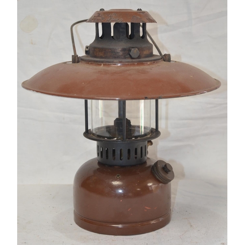 1191 - Bialaddin Vapalux paraffin lamp with large shade (diameter approx 31cm)