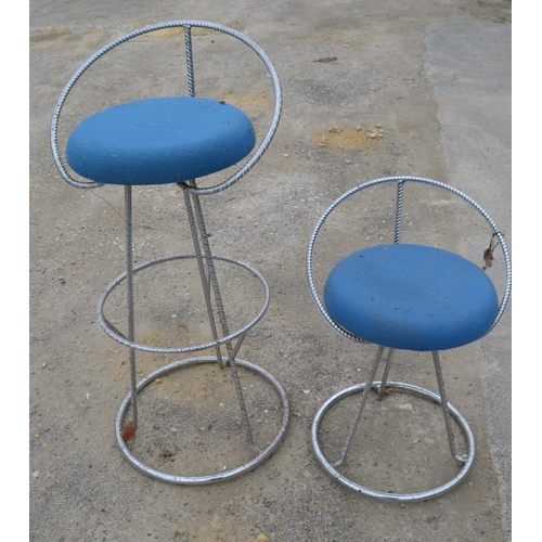 1112 - Three bar style tables and 16 chairs (4 high, 12 low) H73.5cm