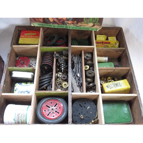 480 - Collection of Vintage Meccano, well sorted and stored in wooden case with lift out tray, with Instru... 