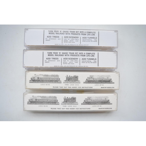 483 - Four boxed N gauge Santa Fe diesel locomotives, 2 by Model Power (Yugoslavia), 2 by Life-Like (China... 