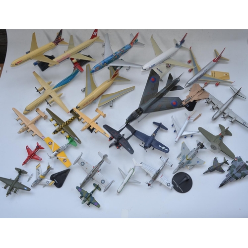 526 - WITHDRAWN - Collection of previously displayed aircraft models, mix of diecast and plastic in variou... 