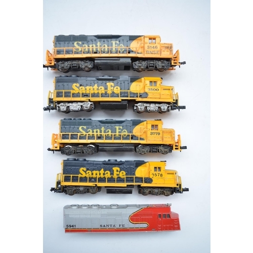 483 - Four boxed N gauge Santa Fe diesel locomotives, 2 by Model Power (Yugoslavia), 2 by Life-Like (China... 