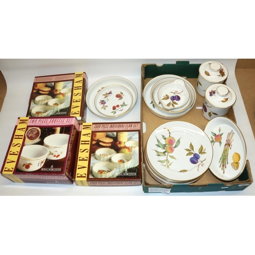 397 - Royal Worcester Evesham tableware, including dinner plates, souffle dishes, etc. (2 boxes)