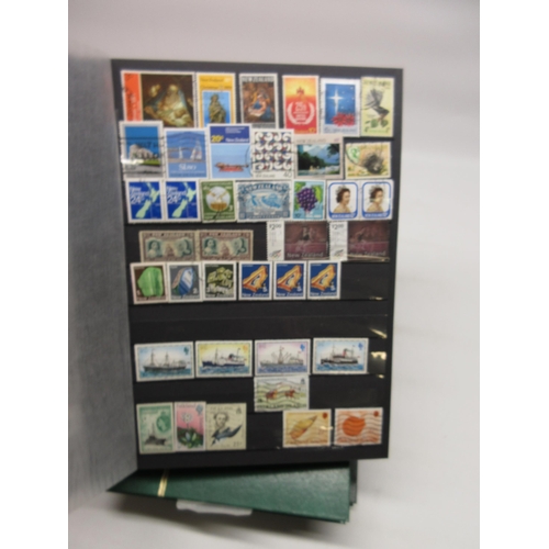 335 - Good and comprehensive and well laid out world stamps inc. Italy, Australia and France in 3 albums a... 