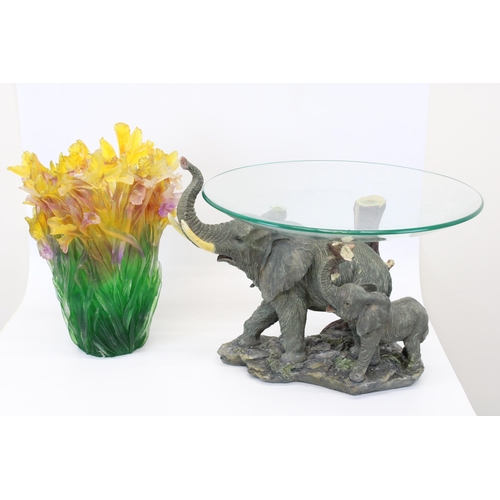 264 - Modern table centre, clear glass bowl on elephant moulded base, and a Silea coloured flower moulded ... 