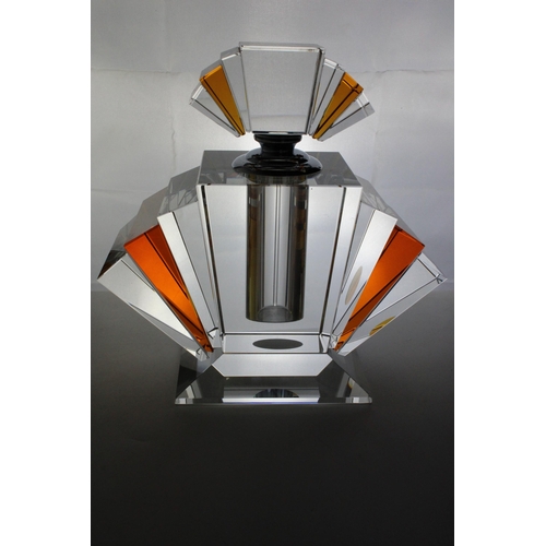 265 - Large Art Deco style clear and amber glass fan shaped perfume bottle, with screw top, H22cm in box w... 