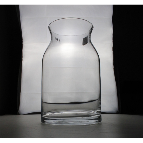 271 - Large LSA International clear glass flower vase, and a similar smaller vase, H41cm max (2)