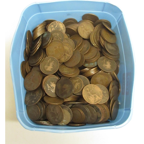 386 - Large collection of one pennies from the early C20th