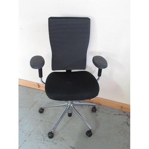 668 - Vitra T-Chair adjustable office chair, on five chrome supports and casters