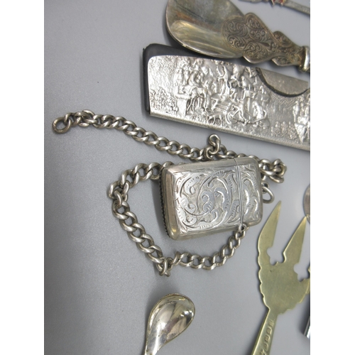 858 - Victorian hallmarked Sterling silver vesta on silver chain, by William Hair Haseler, Birmingham, 190... 