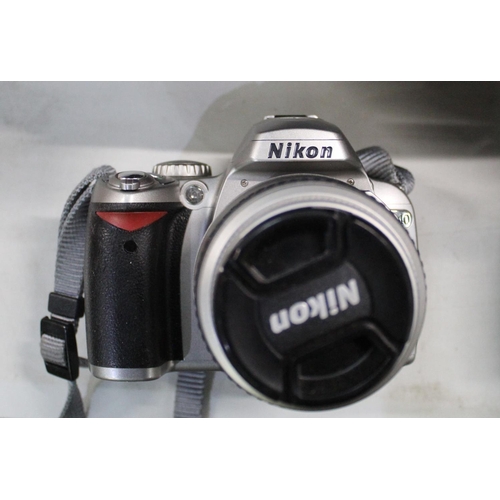 806 - Nikon D40 digital camera with ED18-55mm 1:5.-5.6GII and AF-S Nikkor 55-200mm 1:4-5.6G ED lenses, wit... 