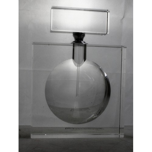 268 - Art Deco style clear glass square shaped perfume bottle, with screw top, H22cm