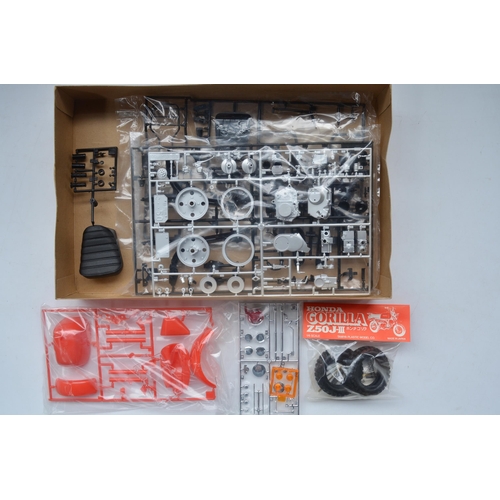 18 - Tamiya 1/6 scale Honda Z50J Gorilla Big Scale No12 model kit (item no BS0612), un started with all s... 