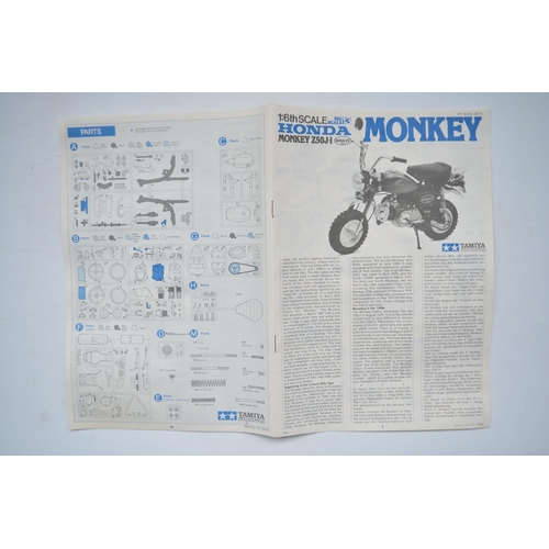19 - Tamiya 1/6 scale Honda Z50J-I Big Scale No13 model kit (item no BS0613/1800), un started with all sp... 