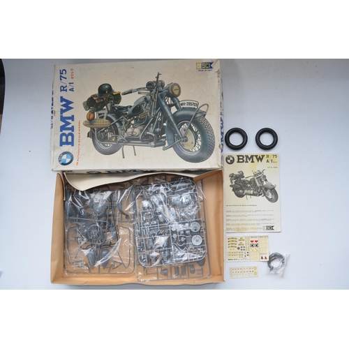 30 - 2x Esci 1/9 scale German Army BMW R75 motorbike plastic model kits, item no 7001 with sidecar and it... 