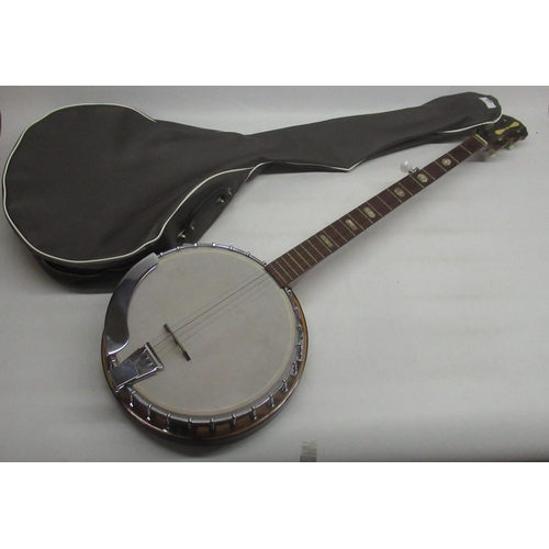 454 - Unnamed banjo mandolin (banjolin) with closed back, H98cm, with grey carry bag