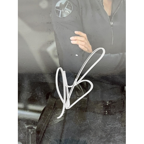 401 - Photo of Cobie Smulders as 'Maria Hill' from Marvel, with signature, 20.3cm x 25.3cm, with Certifica... 