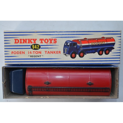 147 - Vintage Dinky Supertoys No942, Foden 14-Ton Tanker with original box in very good condition for age,... 