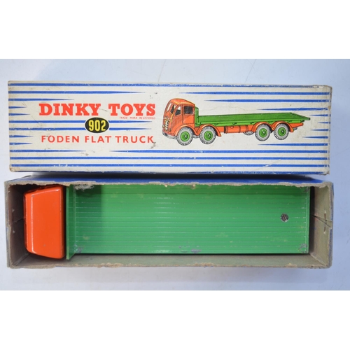 149 - Vintage Dinky Supertoys No902, Foden Flat Truck with original box in very good condition for age, so... 