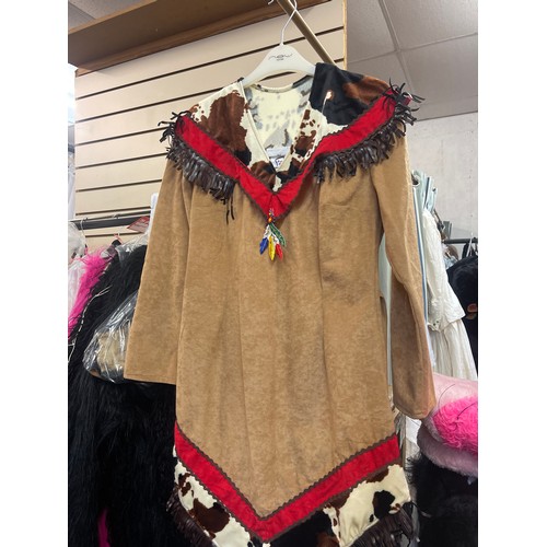 517 - Quantity of women's Native American fancy dress outfits, various sizes, approx.26