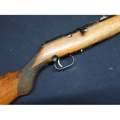 838 - Beretta .22 semi auto rifle (lacking magazine) serial no. 12637 (section one certificate required)