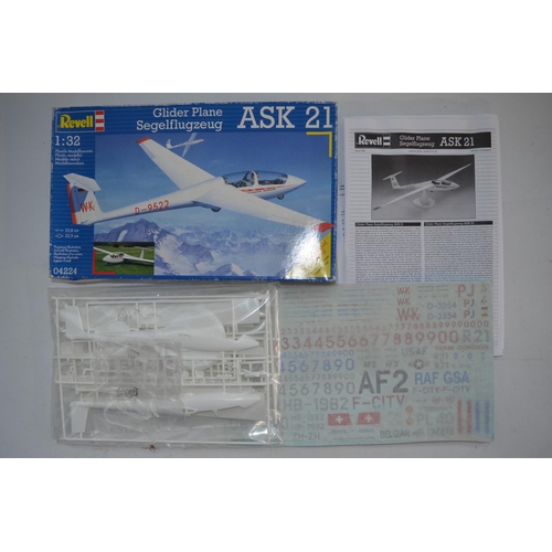 220 - Collection of unstarted model aircraft kits to include Revell 1/48 Focke Wulf Ta154 (factory sealed ... 