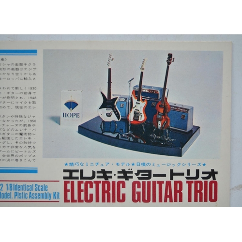 225 - Rare Nichimo 1/8 scale Music Series 2 Electric Guitar Trio Miniature Band plastic model kit with pre... 