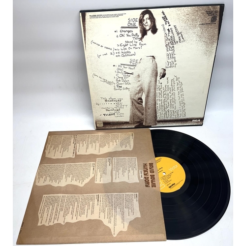 543 - David Bowie 'Hunky Dory' LP, with David Bowie signature, with Certificate of Authenticity from Heroe... 