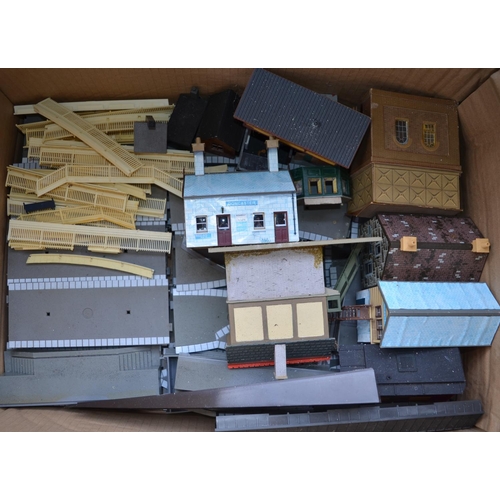 264 - Collection of used OO/HO gauge railway track and accessories to include Hornby electronic turntable,... 