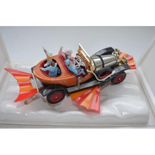 185 - Vintage Corgi Chitty Chitty Bang Bang (no 266) diecast model car with original box. Model in excelle... 