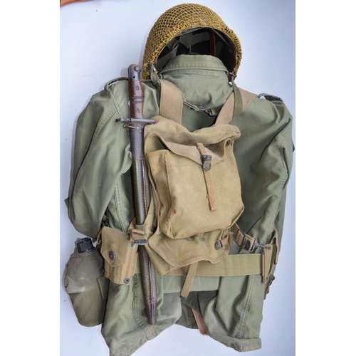 907 - WW2 era US infantry jacket (no size present) with Helmet, bayonet, mess kit and canteen, webbing, ba... 