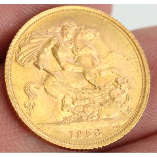 606 - ER.II 1958 gold sovereign