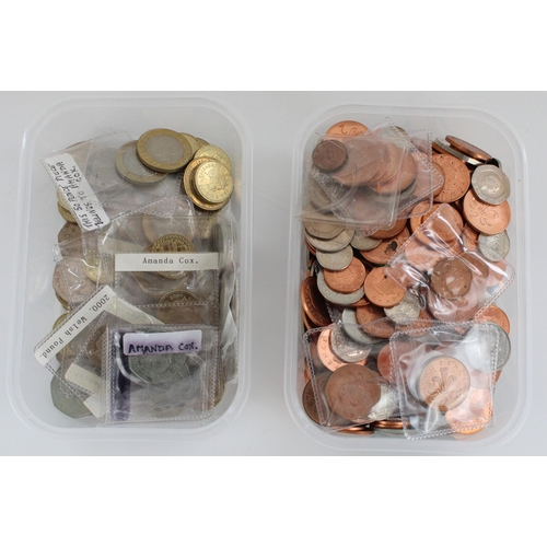 637 - GB collectable £2, £1 and 50p together with a selection of lower decimal denominations (2 tubs)