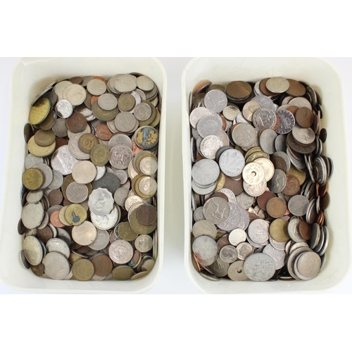 663 - Mixed all world C20th cupro-nickel and copper coinage (2 tubs)