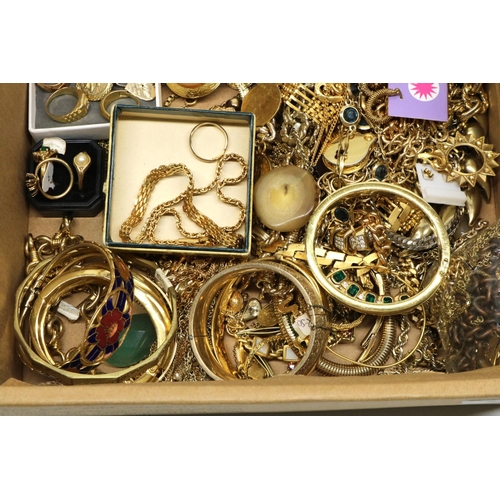 299 - Mid-late C20th gold plated and other similar costume jewellery including bangles, rings, necklaces, ... 