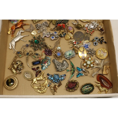 316 - Large quantity of mid-late C20th costume jewellery brooches including Sarah Coventry, Dior style, Cz... 