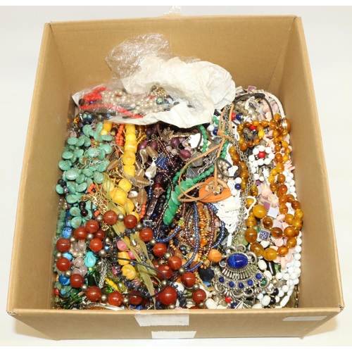 320 - Large quantity of mid-late C20th costume jewellery necklaces, predominantly beaded