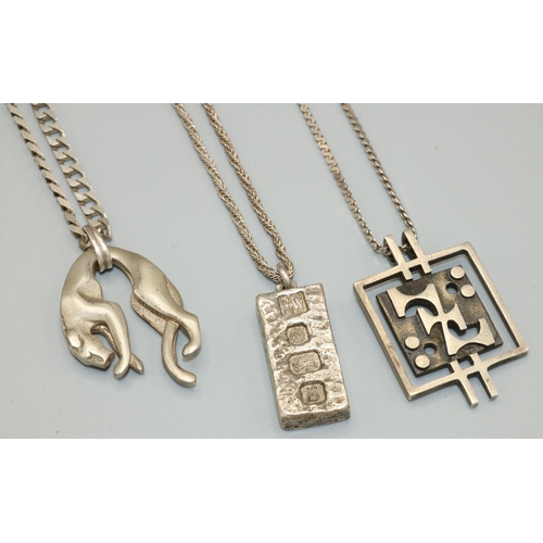 347 - Late C20th silver jewellery, including an abstract modernist pendant marked WG, H4cm, an ingot hallm... 