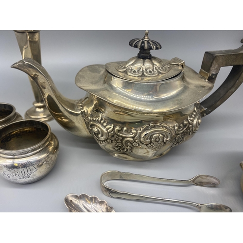 45 - Anthea Turner Collection - Edw. VII hallmarked Sterling silver teapot with repousse detail by Willia... 