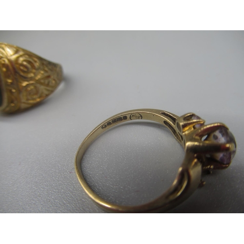 62 - 9ct yellow gold ornate signet ring set with Roman intaglio stye face (A/F), stamped 375, size M1/2, ... 