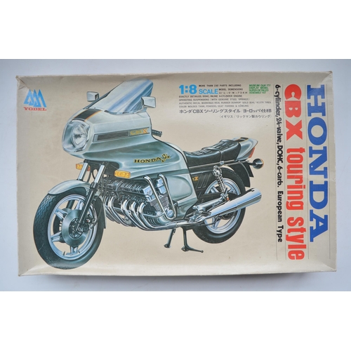 Yodel 1/8 scale Honda CBX Touring Style (European Type) motorbike model kit  (item no BK1005/3200), u