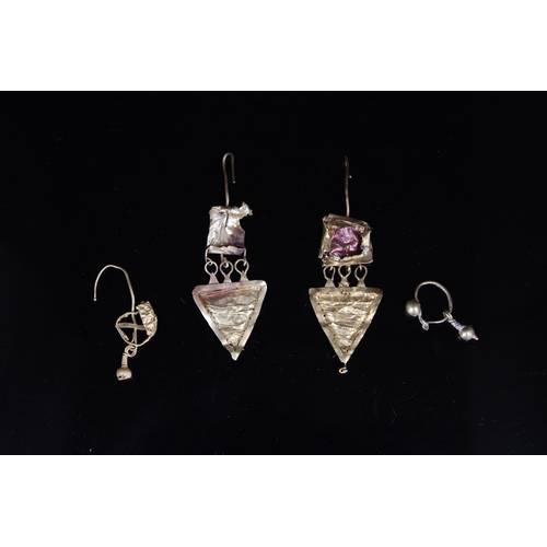 777 - Pair of ancient Cypriot gold earrings, the triangle drops suspended below square form mounts (stones... 