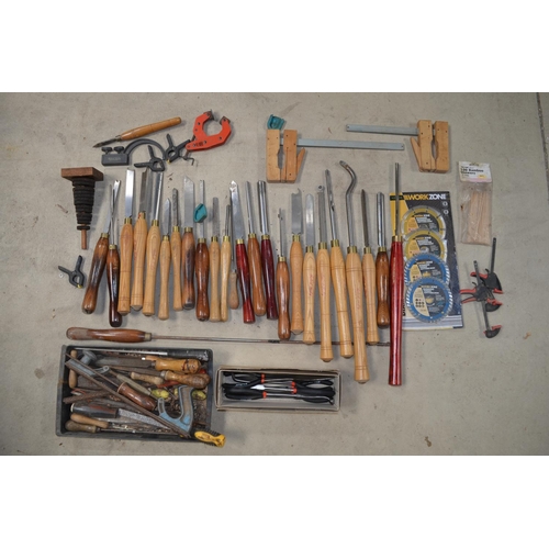 1387 - Collection of wood chisels, files, clamps, workzone diamond cutting discs etc