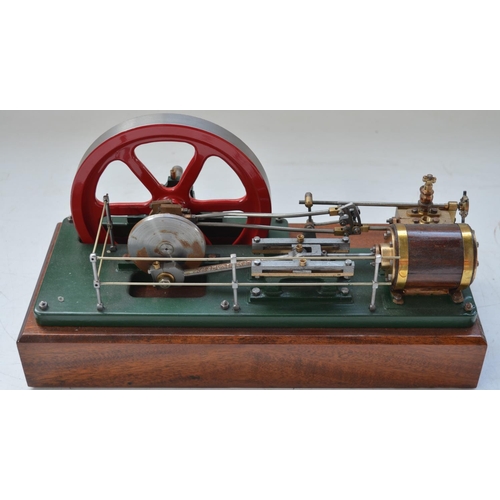 1328 - Single cylinder horizontal mill engine working steam model, without boiler, mounted on wooden base, ... 